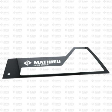 RIGHT REAR QUARTER WINDOW MC210